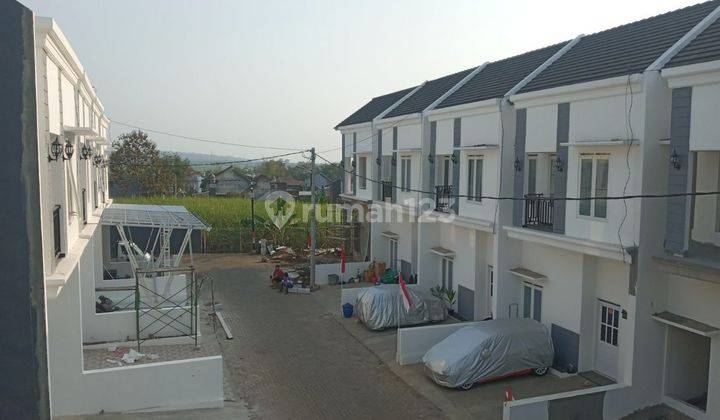 Rumah klasik modern 2 lantai dekat Bandara Malang 2