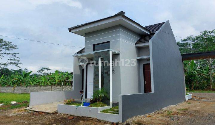 Rumah minimalis modern dekat Bonderland Waterpark Pakisaji Malang 2