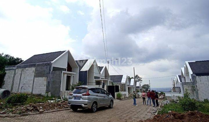 Rumah Villa 2 Lantai Kawasan Kebun Jeruk Dekat Malang Skyland