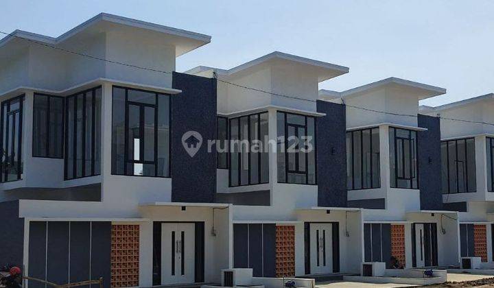 Rumah villa modern 2 lantai dekat BNS dan Jatim Park 1