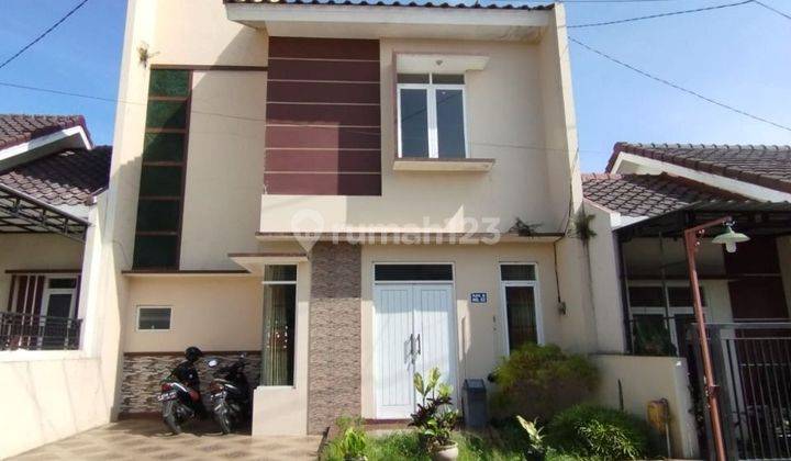 Rumah minimalis modern 2 lantai Blimbing dekat Araya dan Arjosari