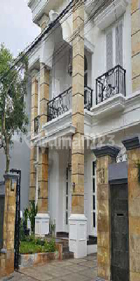 Rumah Mewah Strategis Di Lebak Bulus Siap Huni