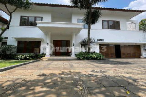 Luxury Home For Sale In Kemang With Pool & Garden