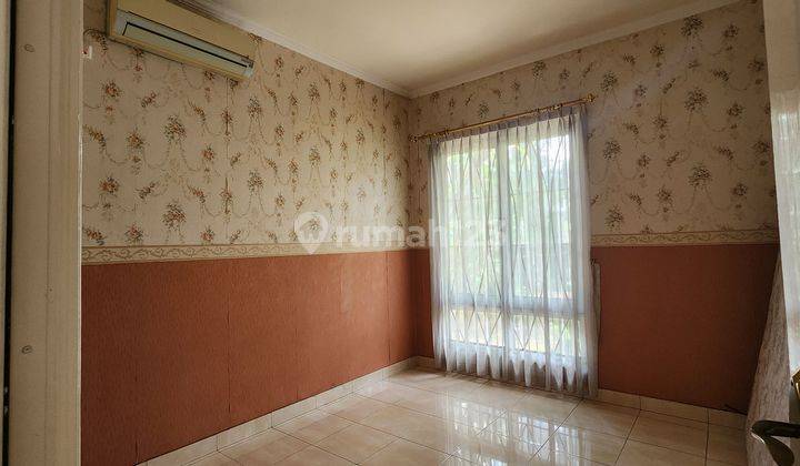 Rumah SHM Semifurnished Bagus Selatan Dekat Mal dan Komersil Area 2