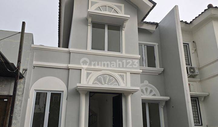 Rumah 2 Lantai Sudah Renovasi Rapi Banget Siap Huni Murah 1