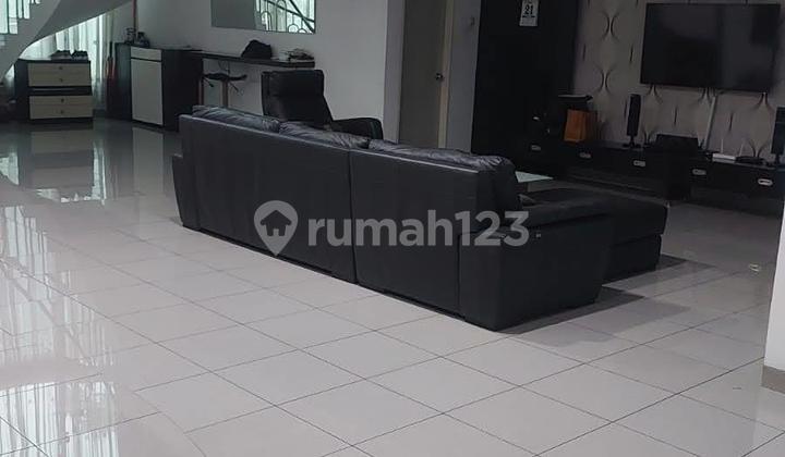 Rumah 2 Lantai Siap Huni Semi Furnish di Villa Gading Indah Kelapa Gading, Jakarta Utara