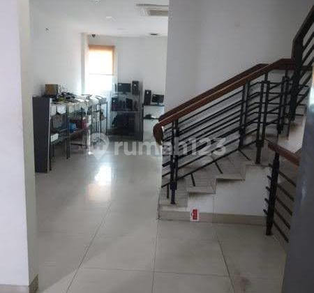 4.5 Story Shop House in Tanjung Priok, North Jakarta 4.5 Story Shop House in Tanjung Priok, North Jakarta