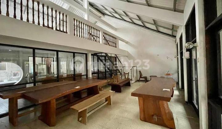 Rumah Tua Hitung Tanah di Bintaro Tengah, Jakarta Selatan 