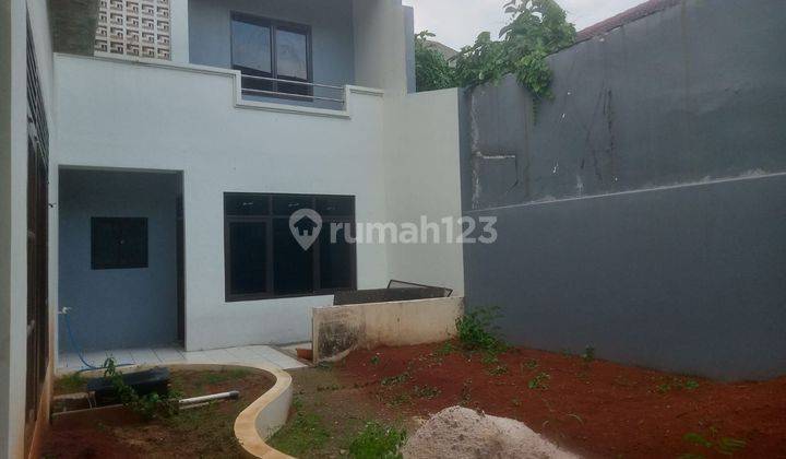 Rumah 2 Lantai Baru Renov Siap Huni di Rawamangun, Jakarta Timur 1