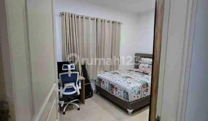 3-Story House in a Quiet and Secure Complex at Oppulence Sunter, Sunter, Jakut 2