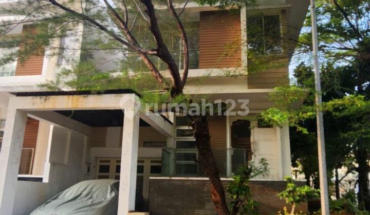 Nice and green 2.5-story house in Golf Residence, Kemayoran, Central Jakarta