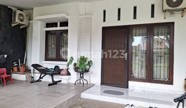 Rumah Full Renovasi di Cluster Aralia Kota Harapan Indah, Bekasi
