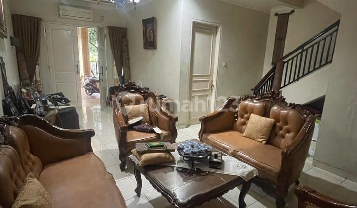 Rumah 2,5 Lantai Bagus di Royal Residence Pulogebang Cakung, Jakarta Timur
