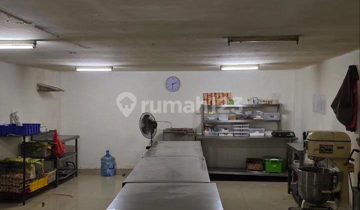 Ready-to-use 3-story shophouse plus basement in Pasar Minggu, South Jakarta 2