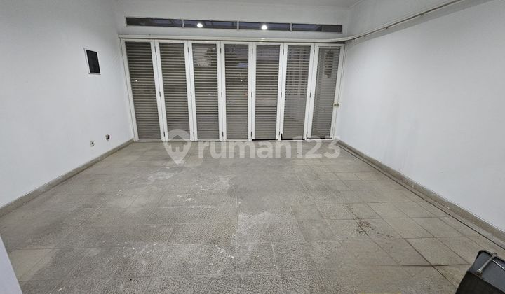 Corner House Ready to Occupy 2.5 Floors in Clover Grand Orchard, Kelapa Gading 2