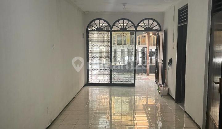 Rumah Standar 1,5 Lantai di Kelapa Gading, Jakarta Utara