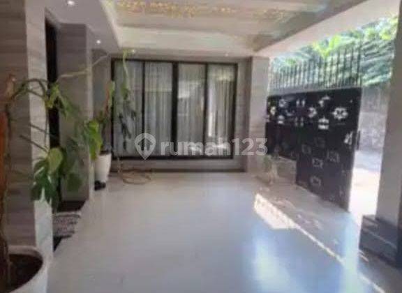 Rumah 3 Lantai Full Furnished Baru Renovasi di Rawamangun, Jakarta Timur 1