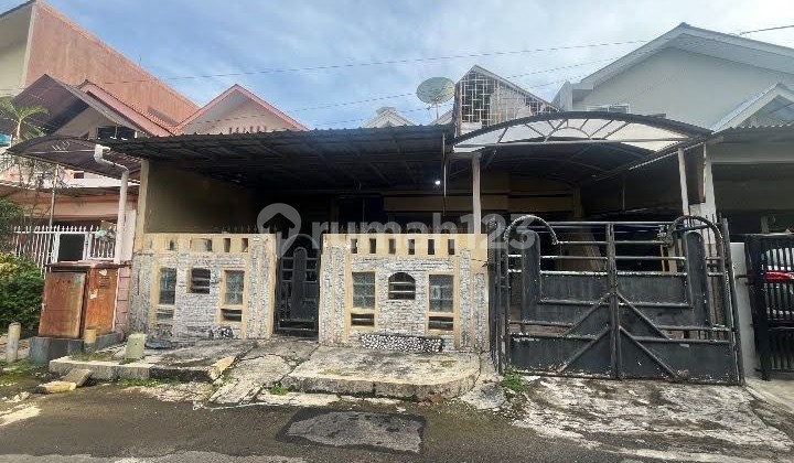 A 1.5-story house ready for occupancy in Taman Modern Cakung, East Jakarta