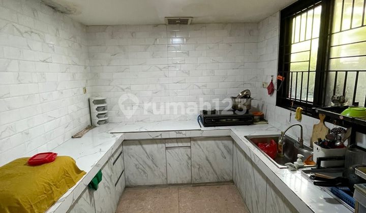 3-Story Hook House Ready to Occupancy in Sunter Sts, North Jakarta 2