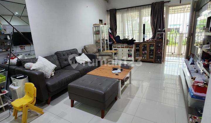2-Story House Neatly Renovated in Imperial Pelindo, Kelapa Gading, North Jakarta