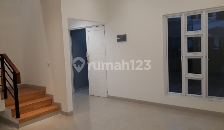 For Sale Nice Minimalist Ready-to-Occupy House in Janur Kuning, Kelapa Gading, North Jakarta 2