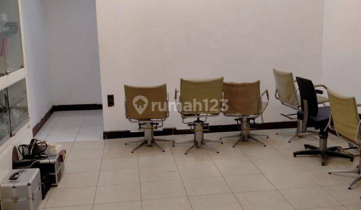 Disewakan Rumah Besar Cocok Untuk Klinik Kecantikan Di Wr. Supratman Di Surabaya Tengah 2