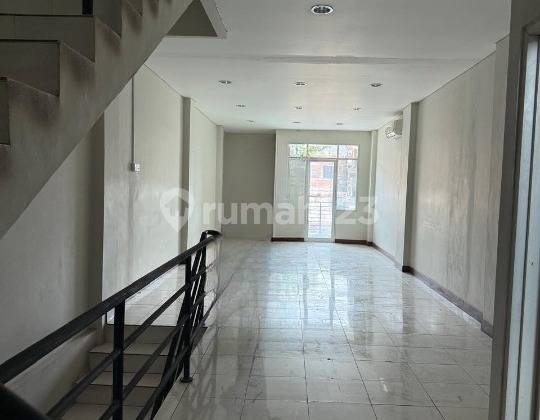 Cheap Shop House for Rent in Pasar Minggu, South Jakarta 2