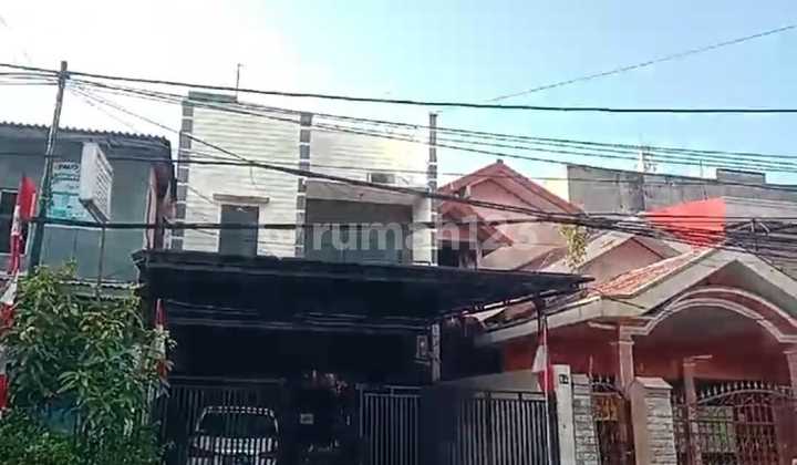 For sale: 2.5-story shop house in Kebon Bawang, Tanjung Priok, North Jakarta. For sale: 2.5-story shop house in Kebon Bawang, Tanjung Priok, North Jakarta.