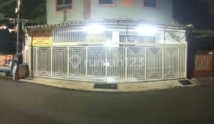 For Sale: Boarding House in Central City, Matraman, East Jakarta For Sale: Boarding House in Central City, Matraman, East Jakarta