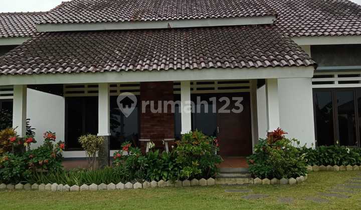 Dijual Murah Villa di Puncak View Gunung Cipayung Girang Megamendung Bogor.