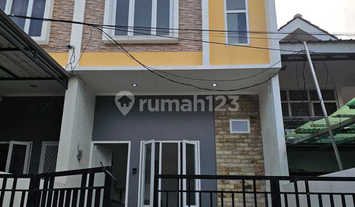 For Sale: 2-Story House in Gading Griya Lestari, 3 BR. Kelapa Gading, Jakarta.