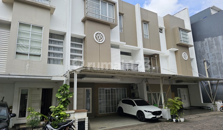 Di Jual Rumah Gading Lavender 3 lantai , lokasi strategis harga terjangkau