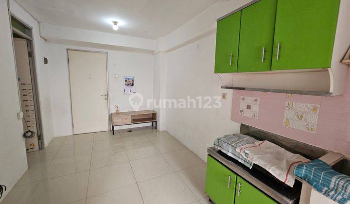 Di Sewakan Apartemen Gading Nias Residence Tower Alamanda Lt. 20, 2 kamar + AC, Ranjang dan kitchen set 1