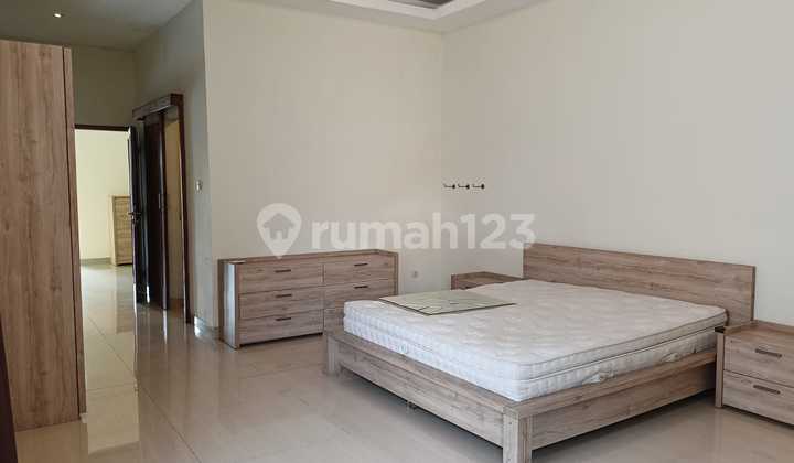 Rumah disewakan di Bintaro Pesangerahan 2