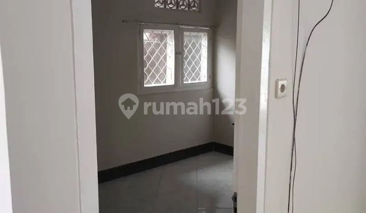 Rumah disewakan di Cilandak 2