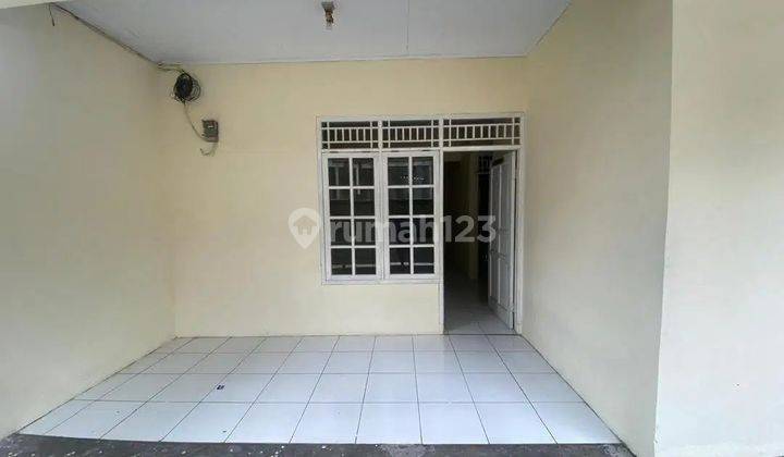 Rumah disewakan di Pejaten 1