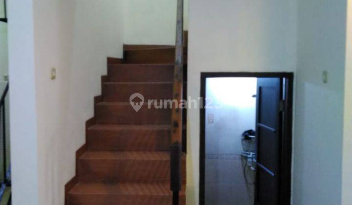 Rumah disewakan di Pejaten 2