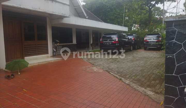 Rumah Disewakan di Kebayoran Baru