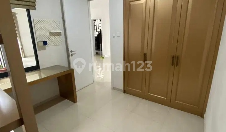 Rumah disewakan di Bintaro sektor 8 2