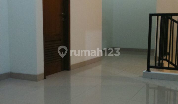 House for Rent in Pejaten 2
