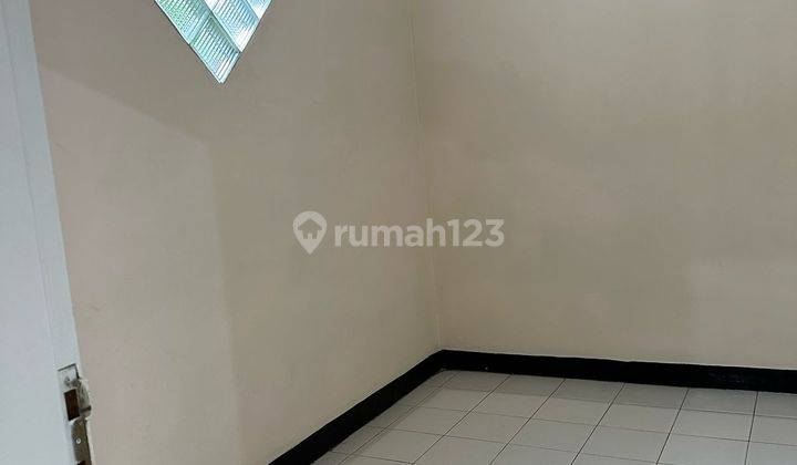 Rumah disewakan di Blok A Kebayoran Baru 2