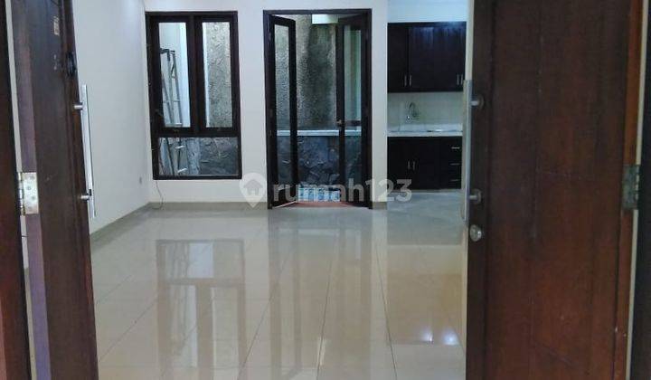 Rumah disewakan di Pejaten 1