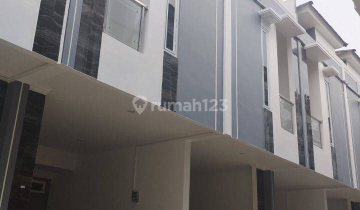 Rumah Ready Full Furniture Di Pisangan Baru Matraman Jakarta  2