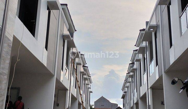 Cempaka putih tengah iv Rumah 2 Lantai SHM modern elegan 1