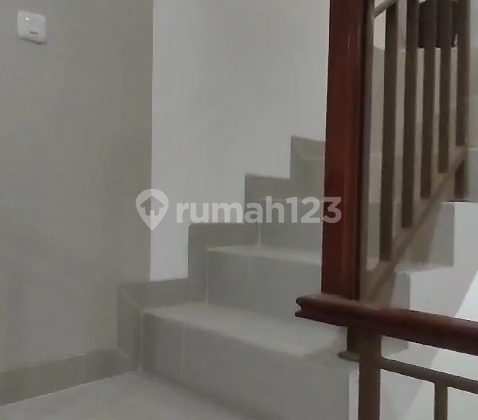 New House New Cluster Write SHM 2 Floors Central Jakarta 2