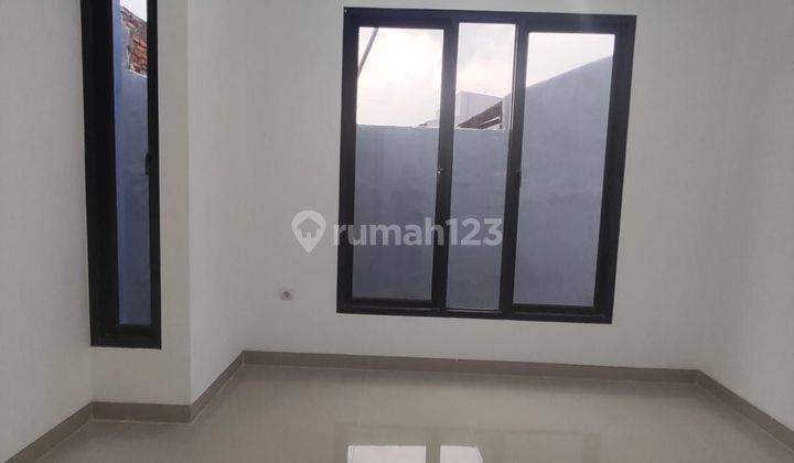 Rumah minimalis modern 2 lantai di kota Bandung  2