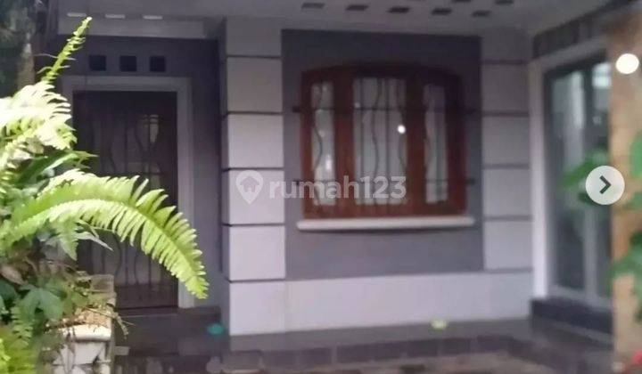 Rumah Asri SHM 2 Lantai di Komplek Graha Cinere 1