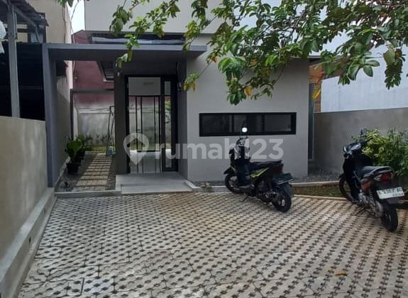 Rumah Desain Minimalis 2 Lantai SHM di Pancoran Mas Depok