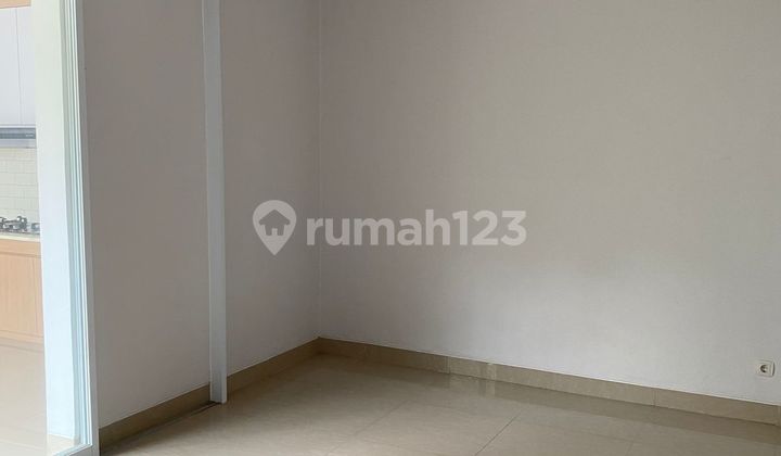 For Sale, 2-Story Ready-to-Occupy House with SHM in a Complex in Depok 2