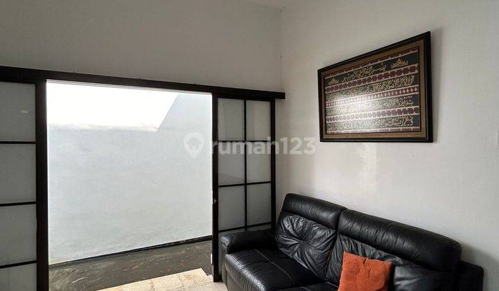 Dijual Cepat Rumah Cantik di Villa Bintaro Indah 2 Lantai SHM 2